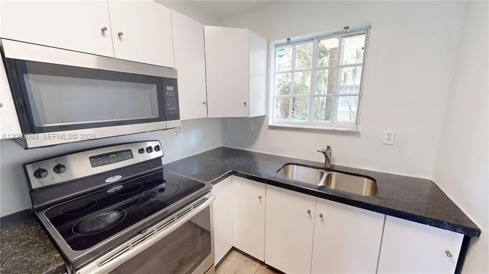 2084 NE 167th St #2-102 North Miami Beach, FL 33162