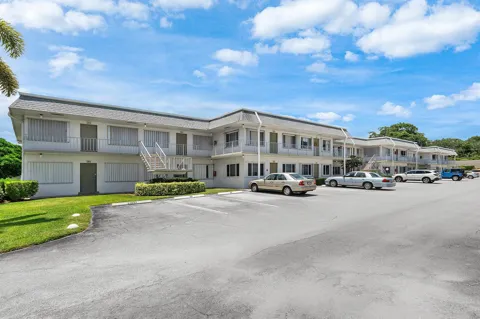 3160 LAKE OSBORNE DRIVE #Bldg 6 Unit 206
