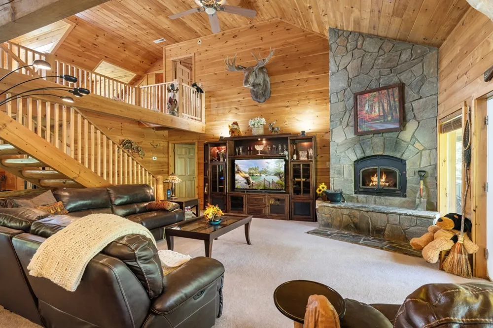237 Laurel Creek Lane Hayesville, NC 28904