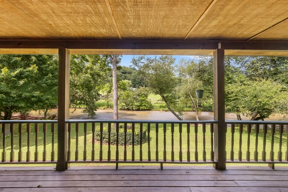 237 Laurel Creek Lane Hayesville, NC 28904