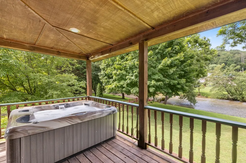 237 Laurel Creek Lane Hayesville, NC 28904