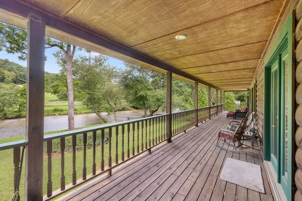 237 Laurel Creek Lane Hayesville, NC 28904