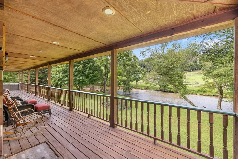 237 Laurel Creek Lane Hayesville, NC 28904