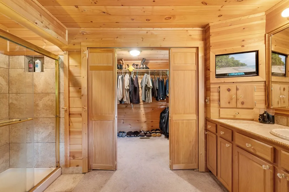 237 Laurel Creek Lane Hayesville, NC 28904