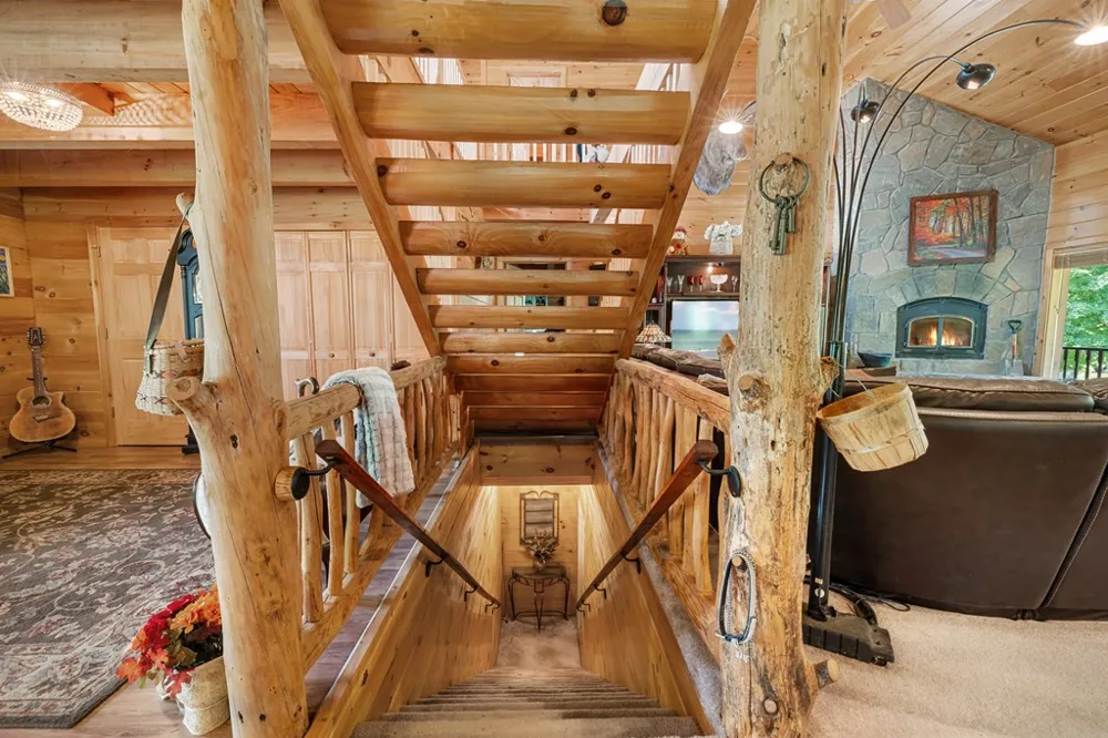 237 Laurel Creek Lane Hayesville, NC 28904