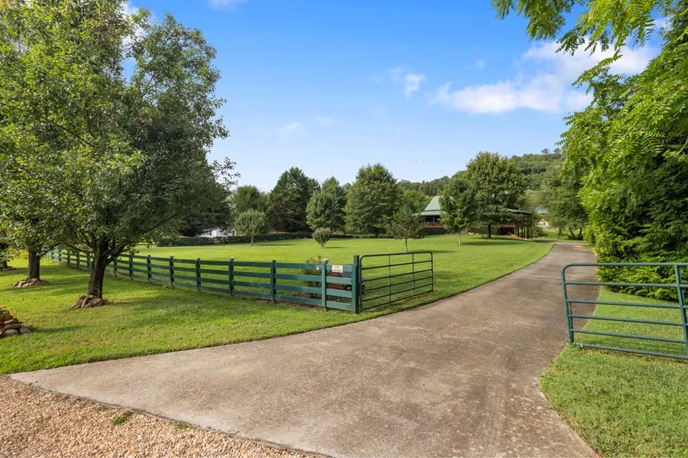 237 Laurel Creek Lane Hayesville, NC 28904