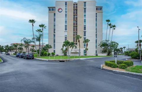 7400 SUN ISLAND DRIVE S #709