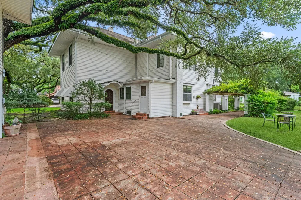 501 Mccarty Avenue Eagle Lake, TX 77434