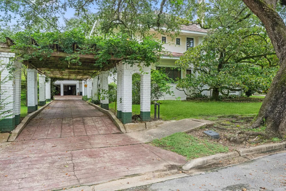 501 Mccarty Avenue Eagle Lake, TX 77434