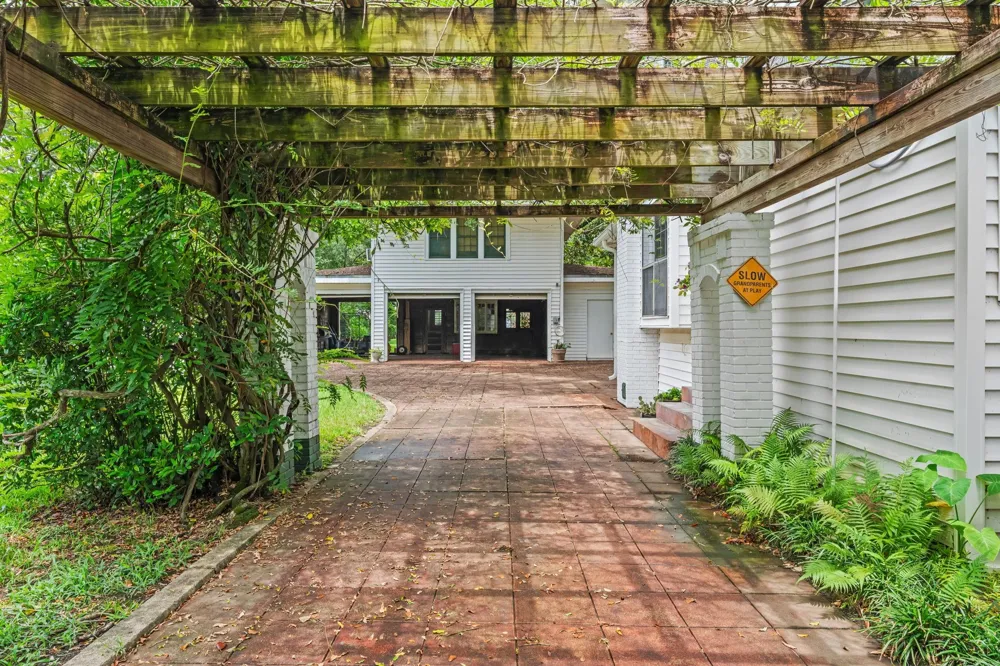 501 Mccarty Avenue Eagle Lake, TX 77434