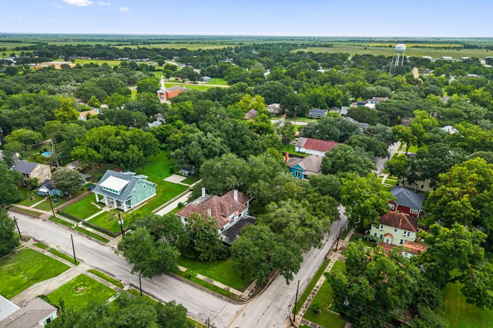 501 Mccarty Avenue Eagle Lake, TX 77434