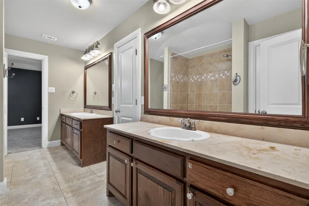 3801 Park Manor Court Arlington, TX 76017