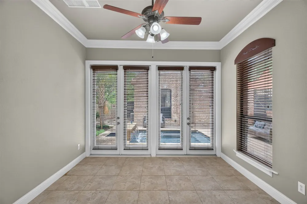 3801 Park Manor Court Arlington, TX 76017