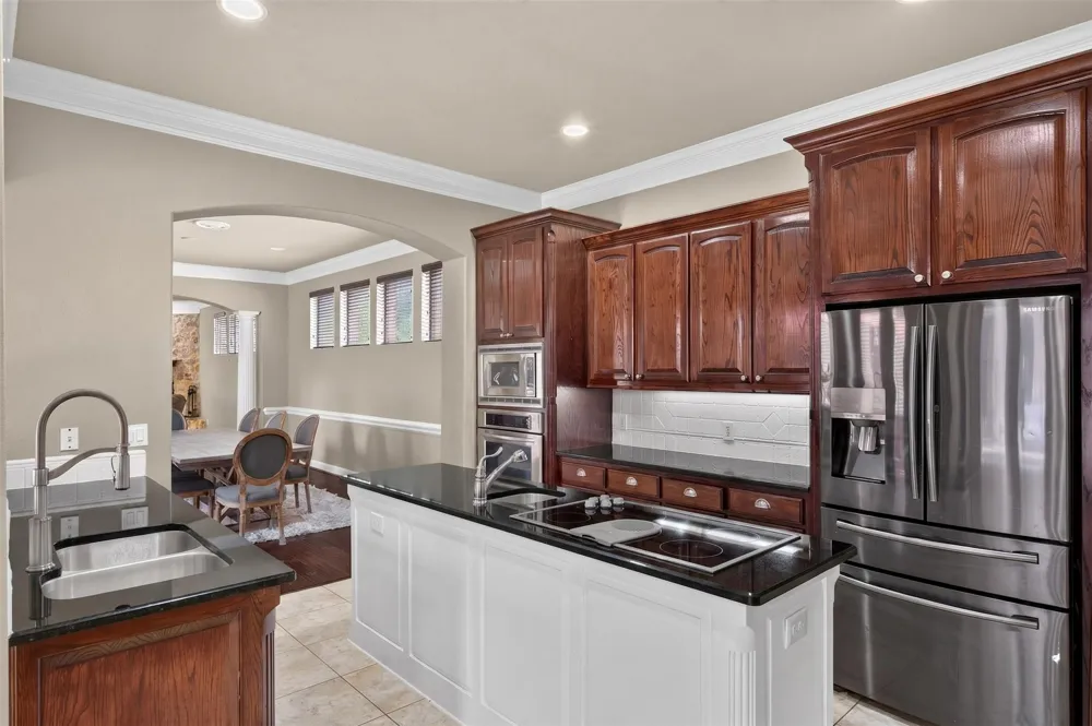 3801 Park Manor Court Arlington, TX 76017