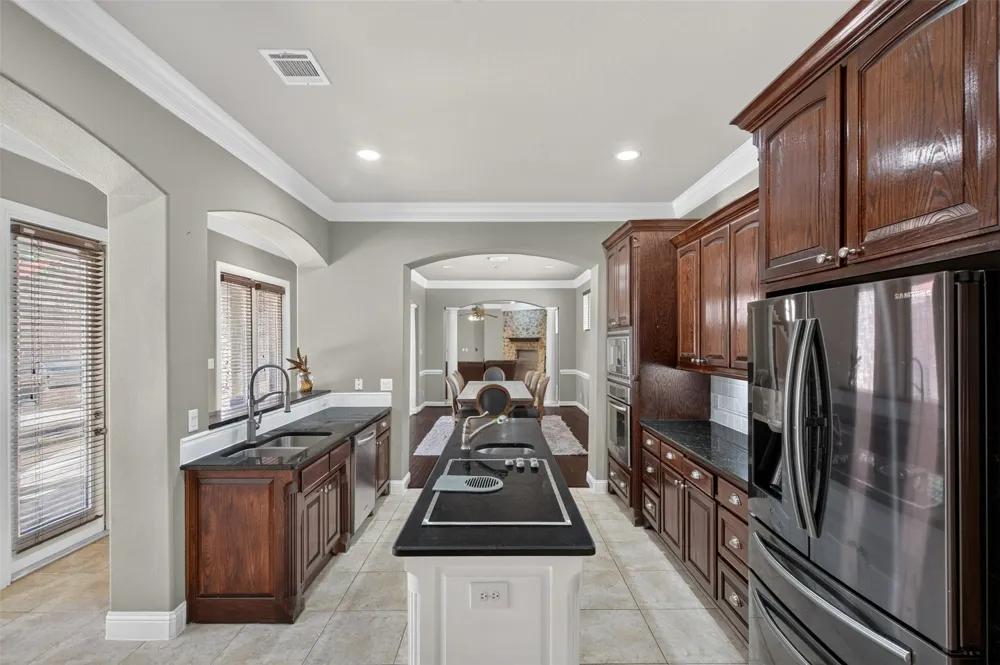 3801 Park Manor Court Arlington, TX 76017