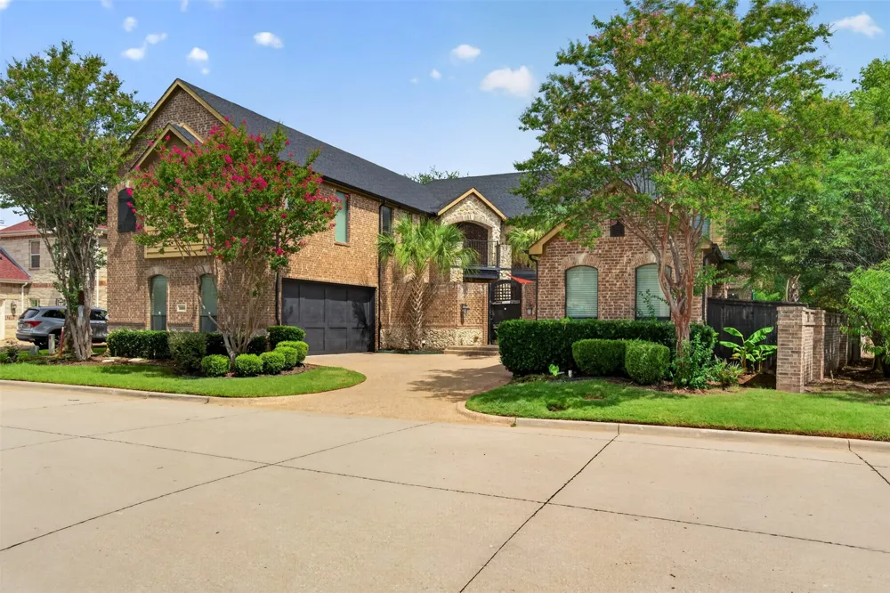3801 Park Manor Court Arlington, TX 76017