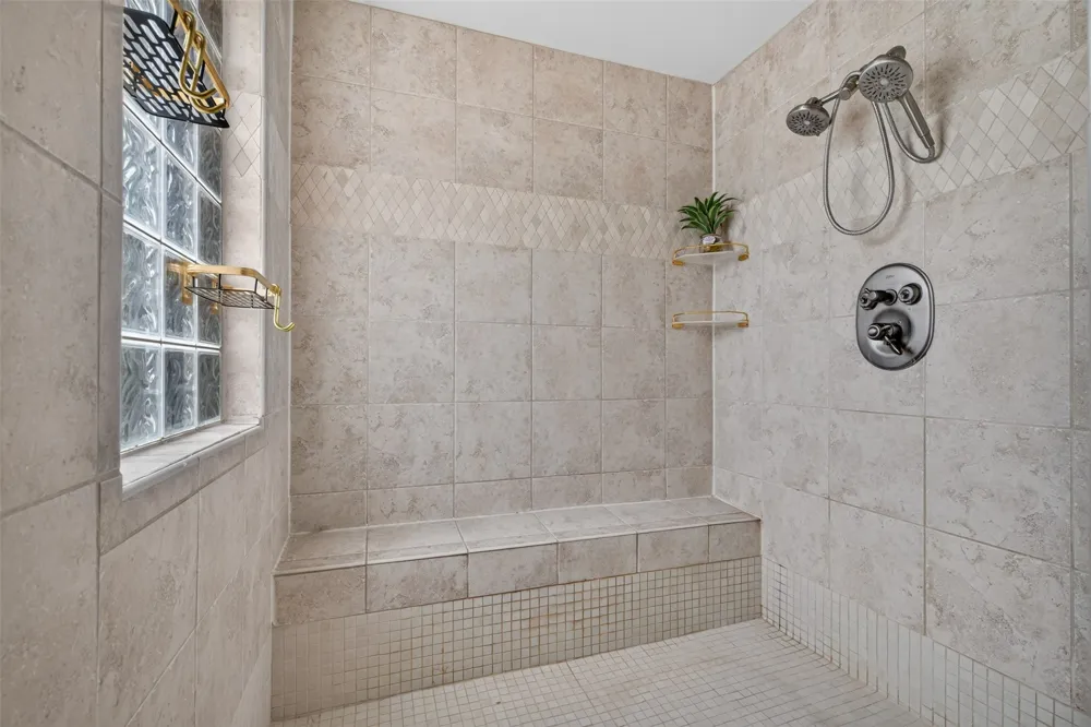 3801 Park Manor Court Arlington, TX 76017