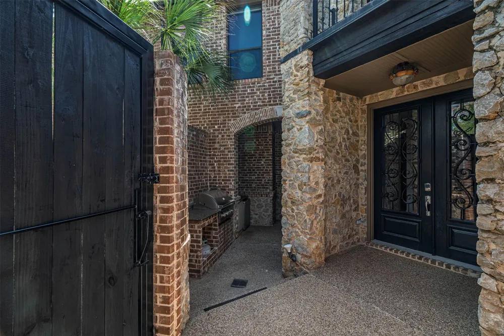 3801 Park Manor Court Arlington, TX 76017