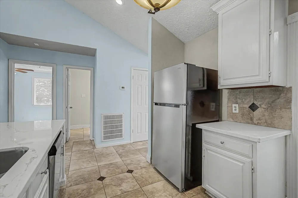 14218 Whitecross Drive Houston, TX 77083