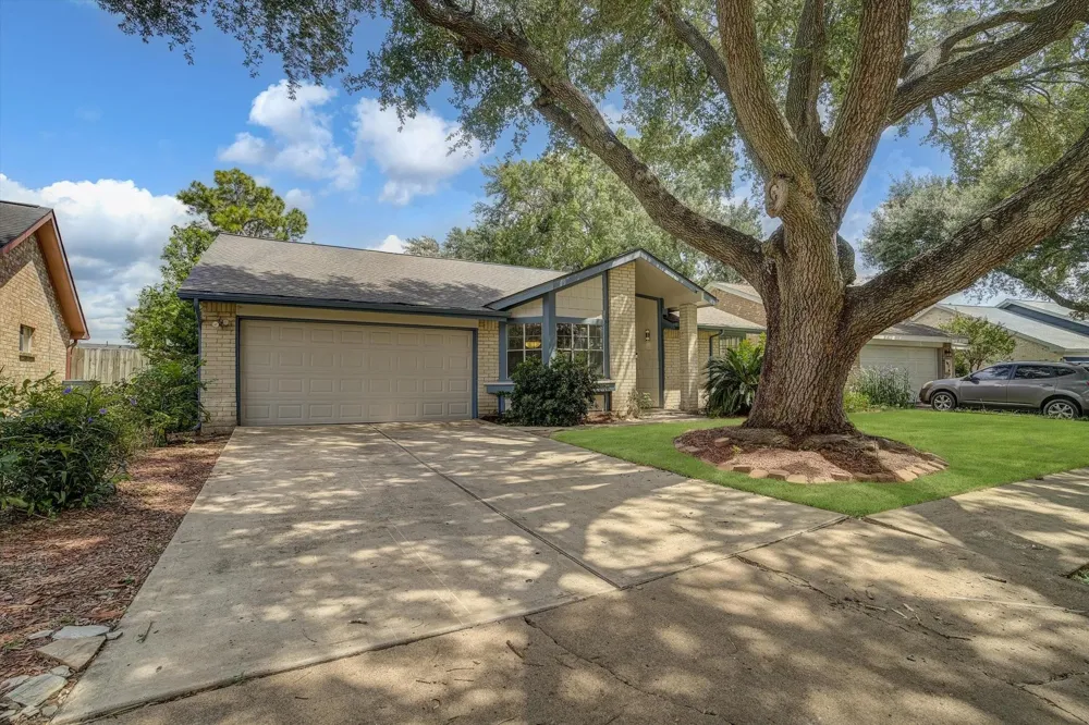 14218 Whitecross Drive Houston, TX 77083
