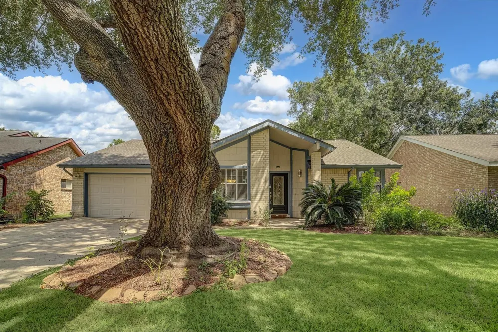 14218 Whitecross Drive Houston, TX 77083