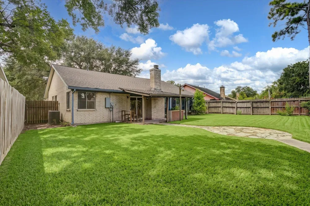 14218 Whitecross Drive Houston, TX 77083