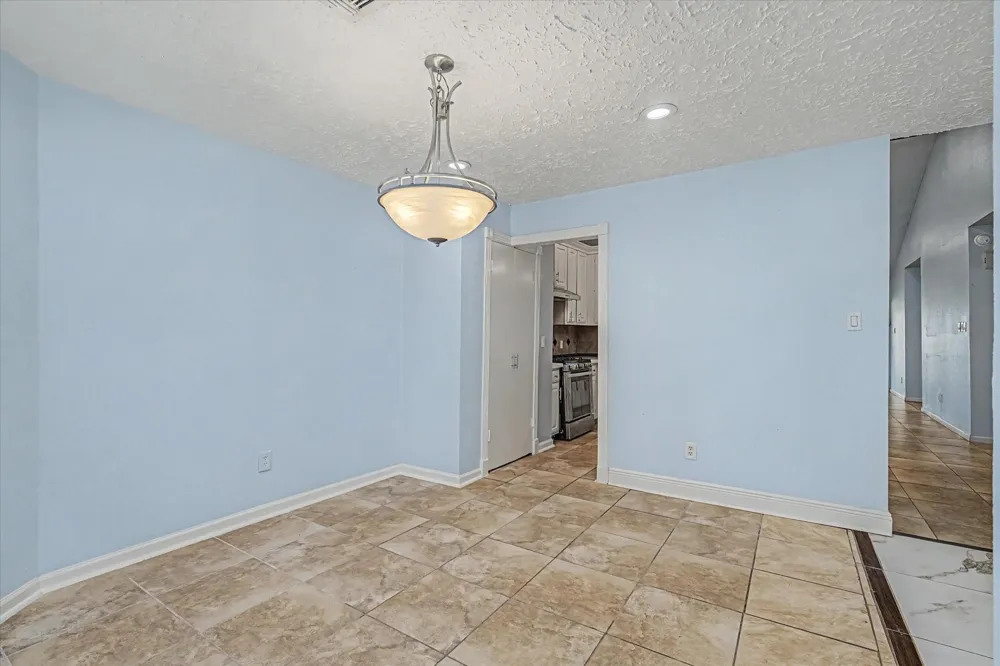 14218 Whitecross Drive Houston, TX 77083