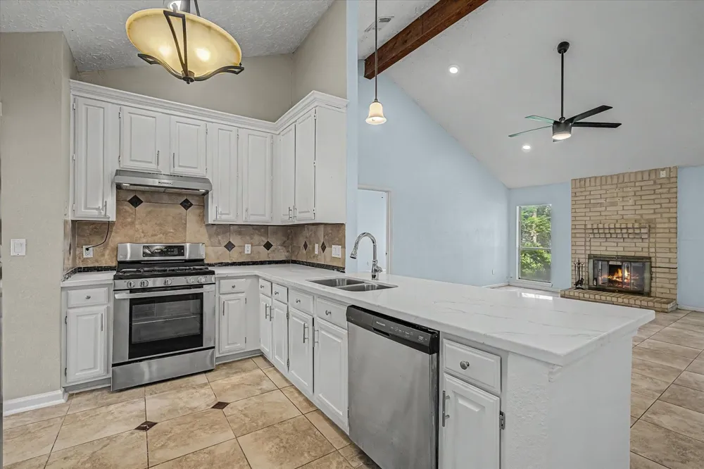 14218 Whitecross Drive Houston, TX 77083