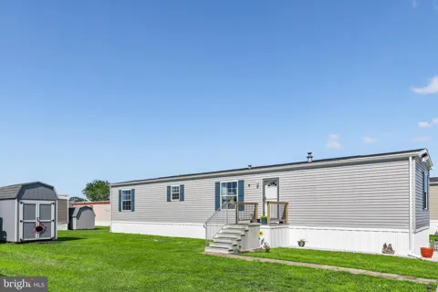 38345 SQUIRREL ROAD