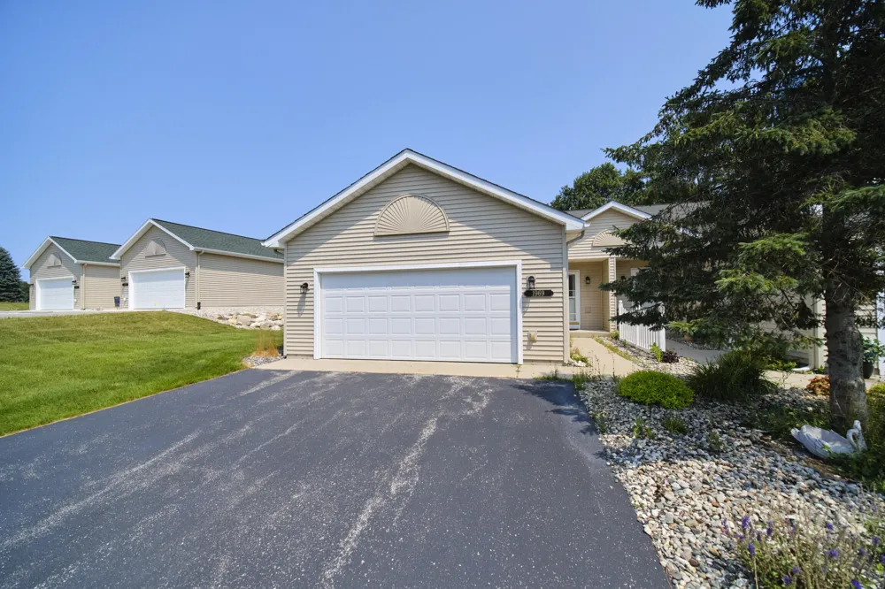 1969 Pine Ridge Drive Manistee, MI 49660