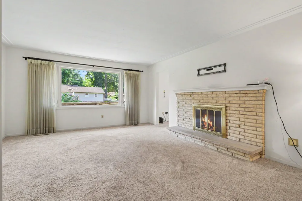 6480 Ormada Drive Kalamazoo, MI 49048