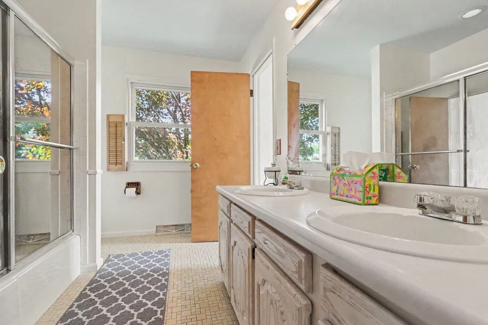 6480 Ormada Drive Kalamazoo, MI 49048