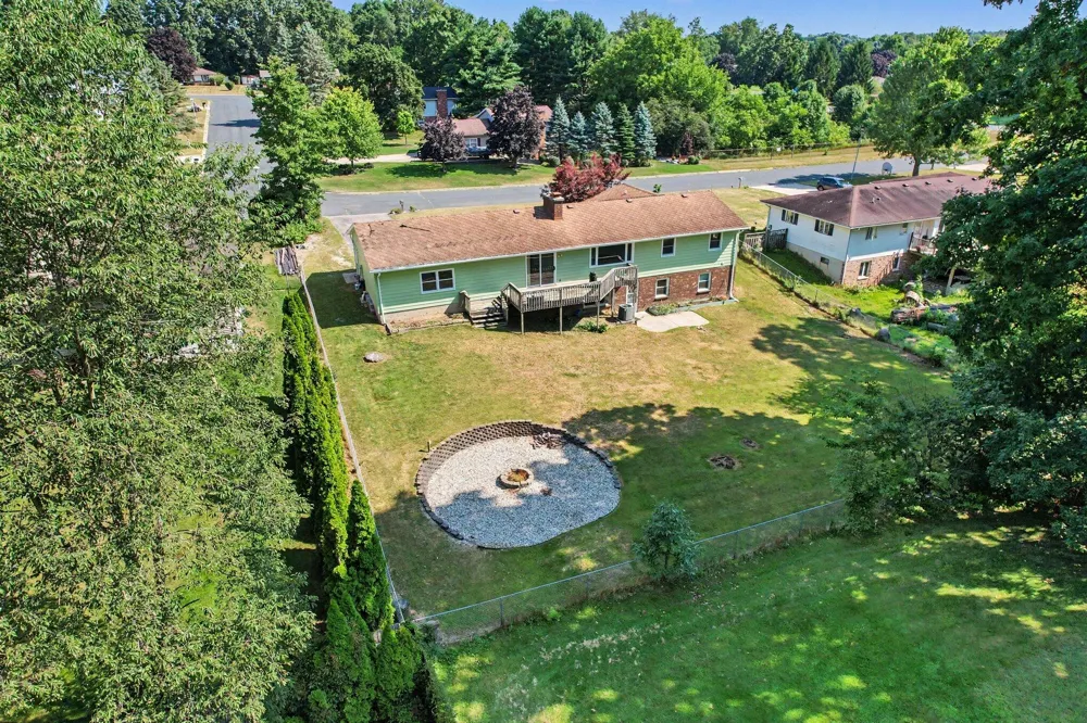 6480 Ormada Drive Kalamazoo, MI 49048