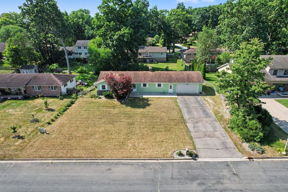 6480 Ormada Drive Kalamazoo, MI 49048