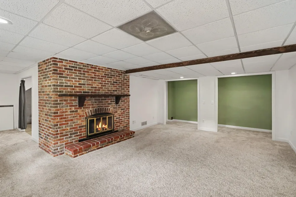 6480 Ormada Drive Kalamazoo, MI 49048