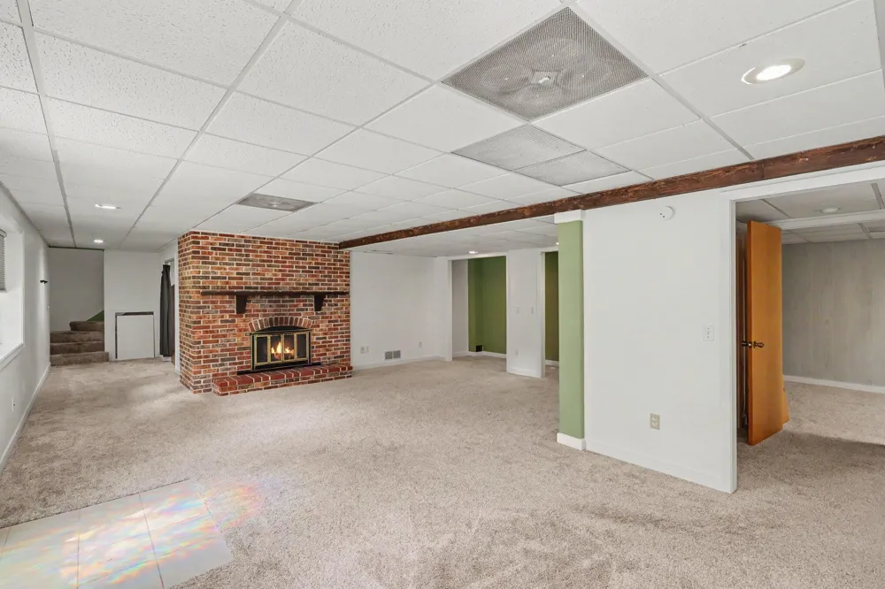 6480 Ormada Drive Kalamazoo, MI 49048