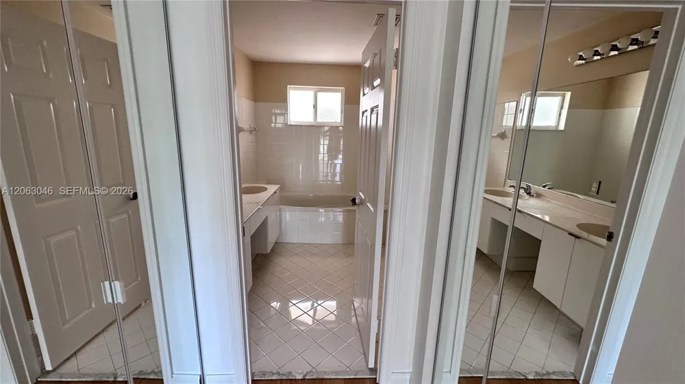 9781 NW 45 Ln Doral, FL 33178