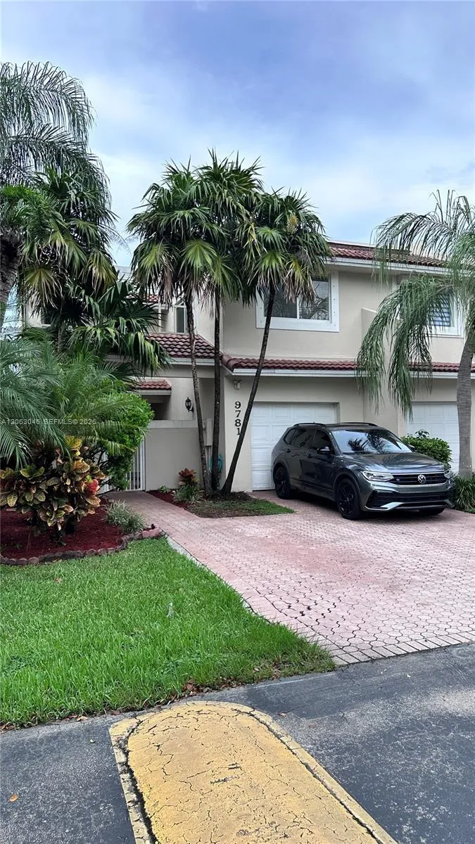 9781 NW 45 Ln Doral, FL 33178
