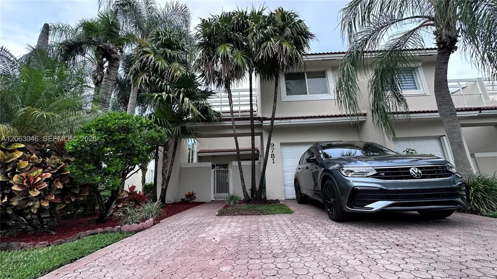 9781 NW 45 Ln Doral, FL 33178