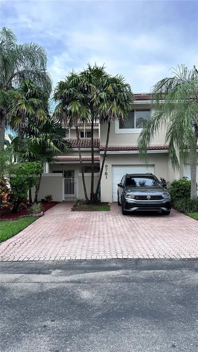 9781 NW 45 Ln Doral, FL 33178