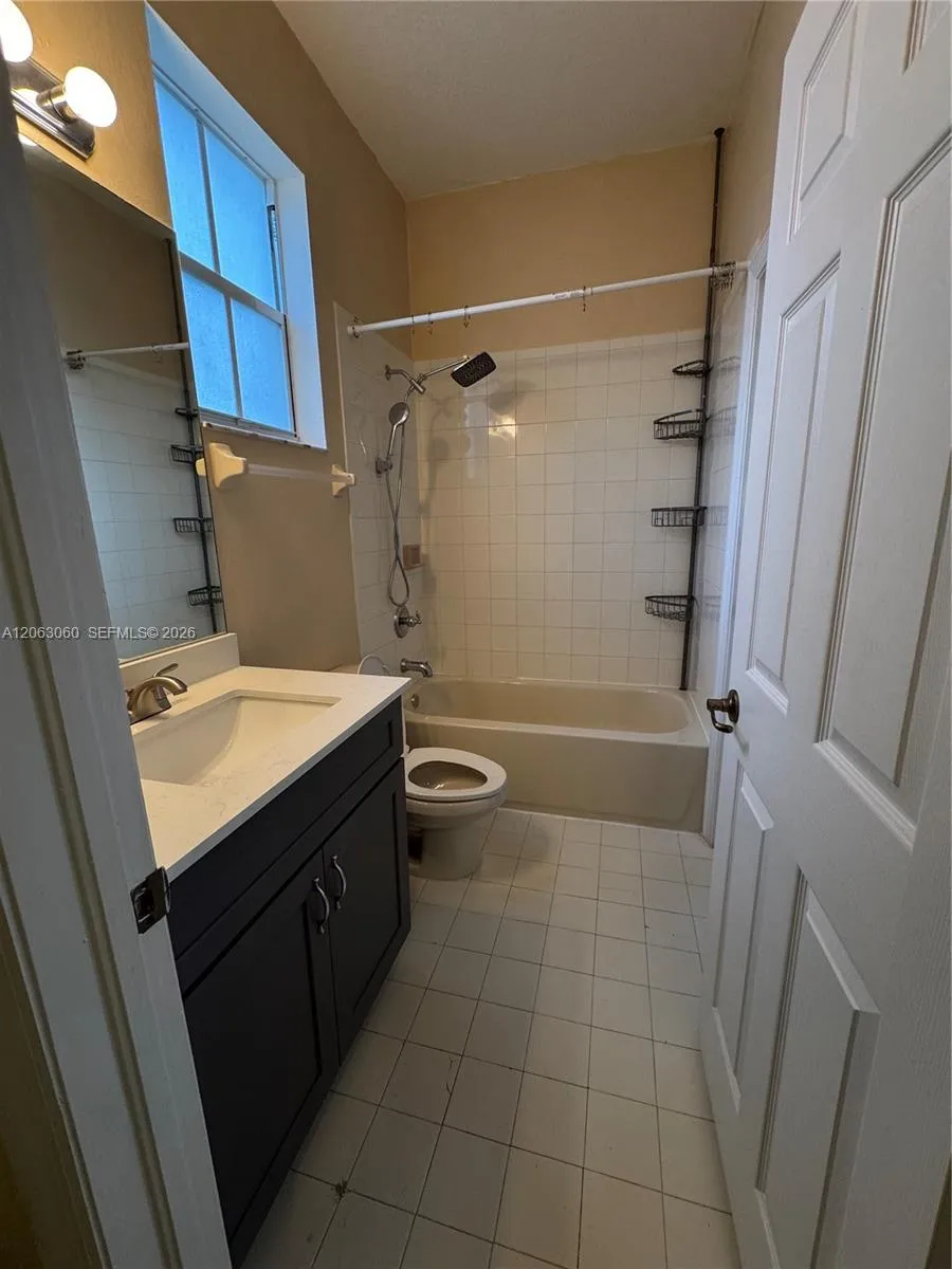 4917 SW 140th Ter #9 Miramar, FL 33027