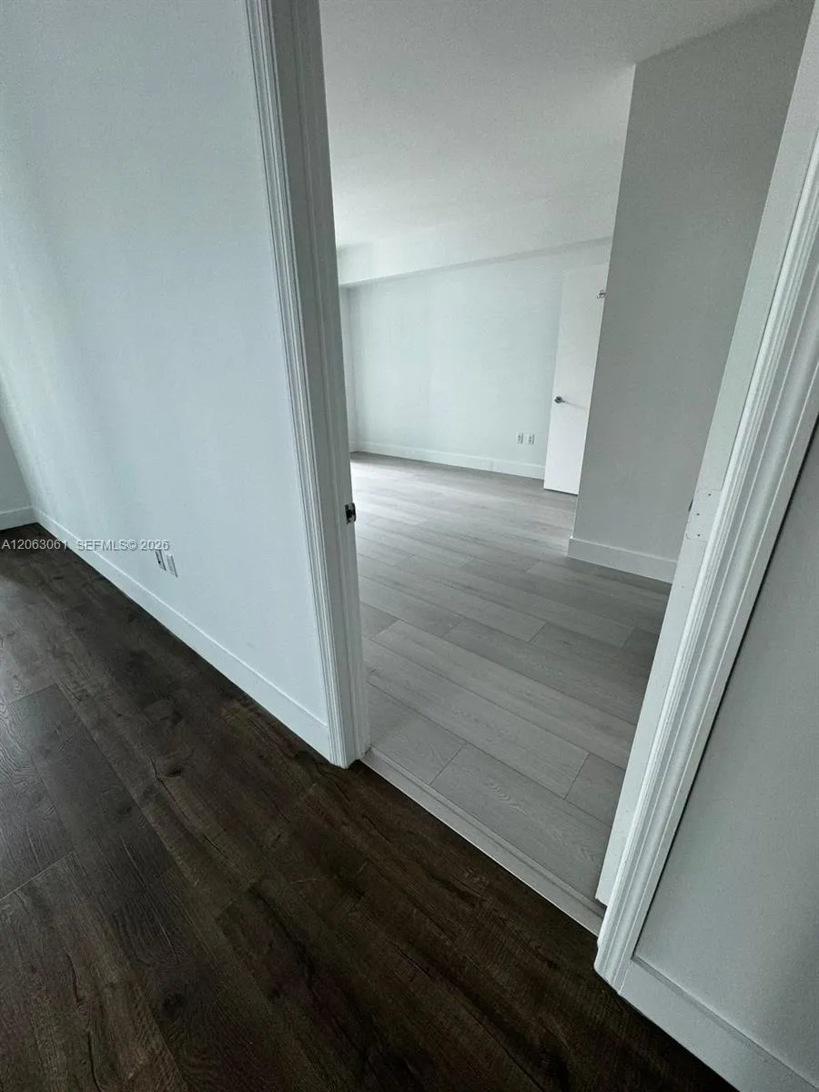 500 Brickell Ave #1207 Miami, FL 33131