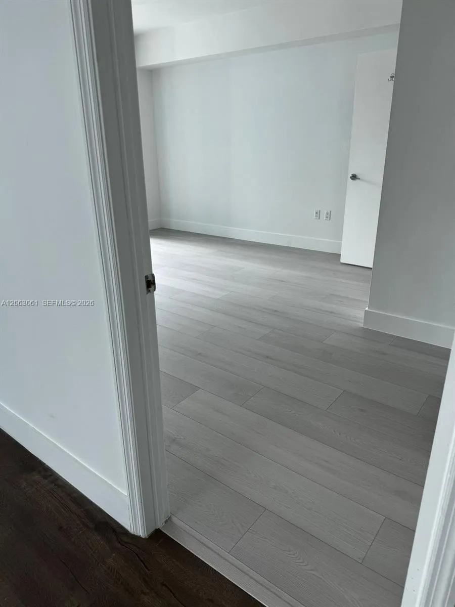 500 Brickell Ave #1207 Miami, FL 33131