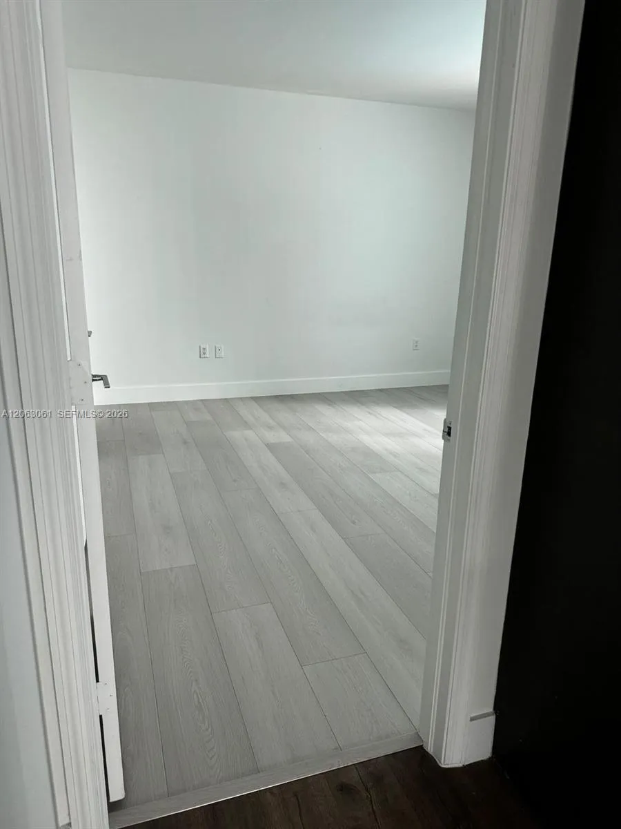 500 Brickell Ave #1207 Miami, FL 33131