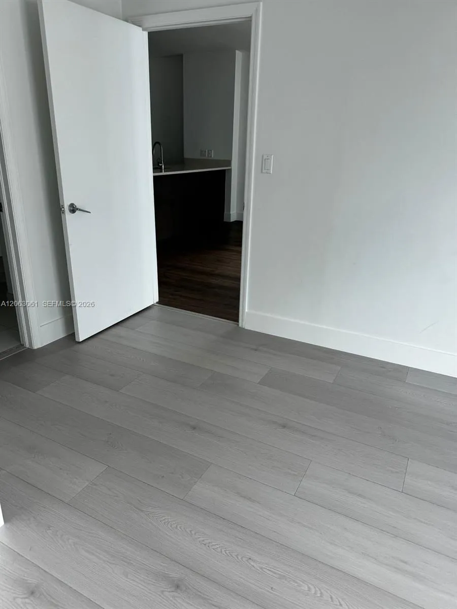500 Brickell Ave #1207 Miami, FL 33131