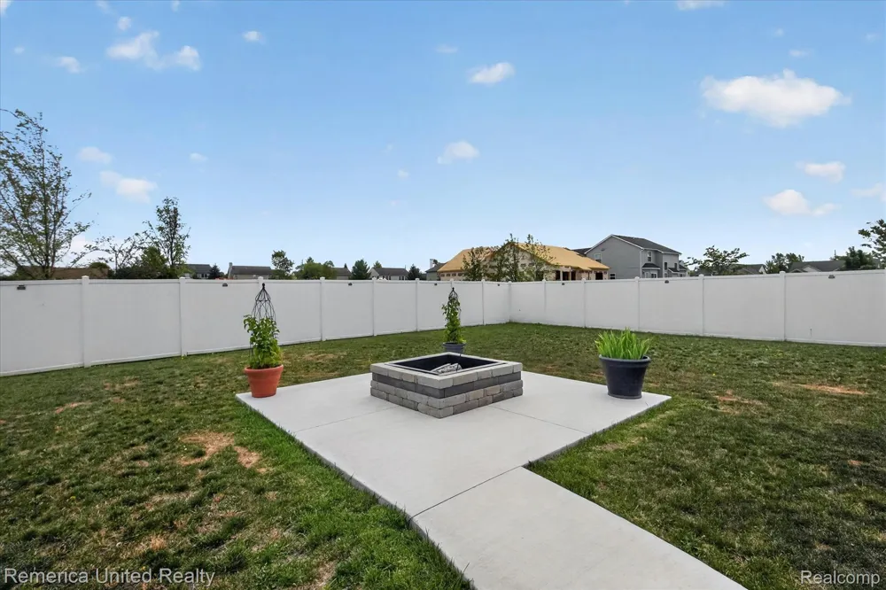 5024 Chatsworth Street Dundee Village, MI 48131