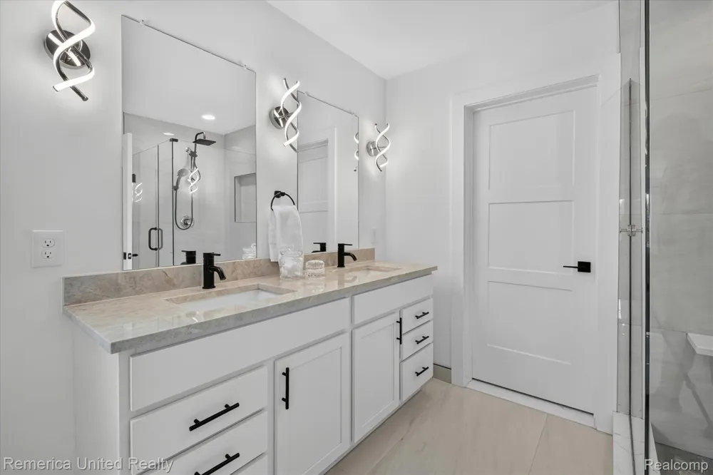 5024 Chatsworth Street Dundee Village, MI 48131