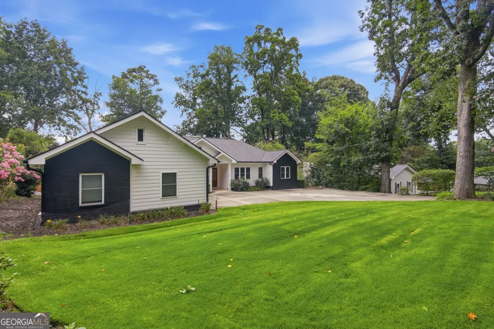 5384 Harris CIR Dunwoody, GA 30338