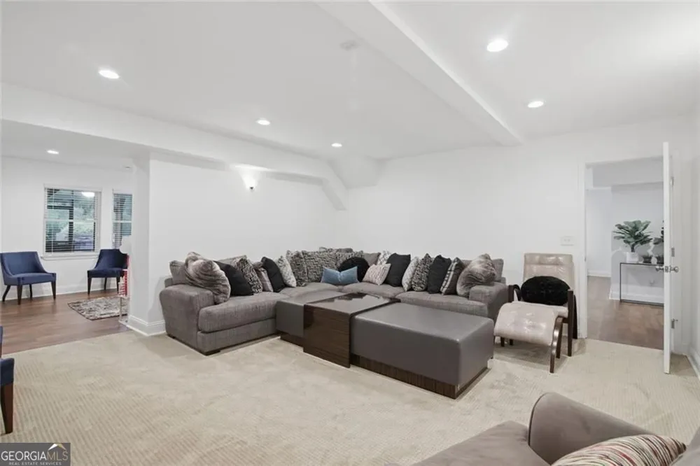 5384 Harris CIR Dunwoody, GA 30338