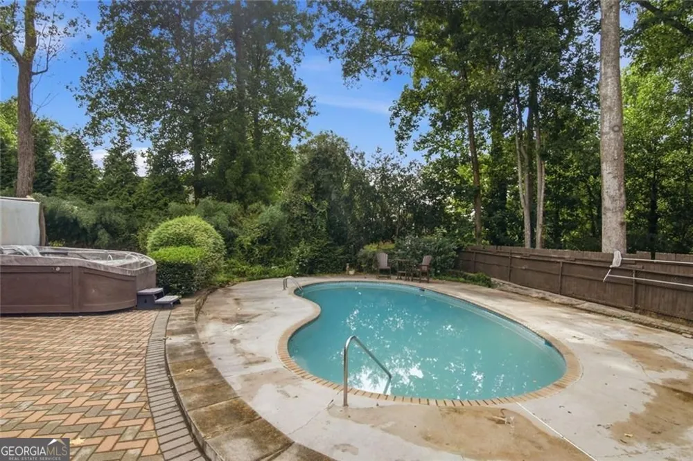 5384 Harris CIR Dunwoody, GA 30338